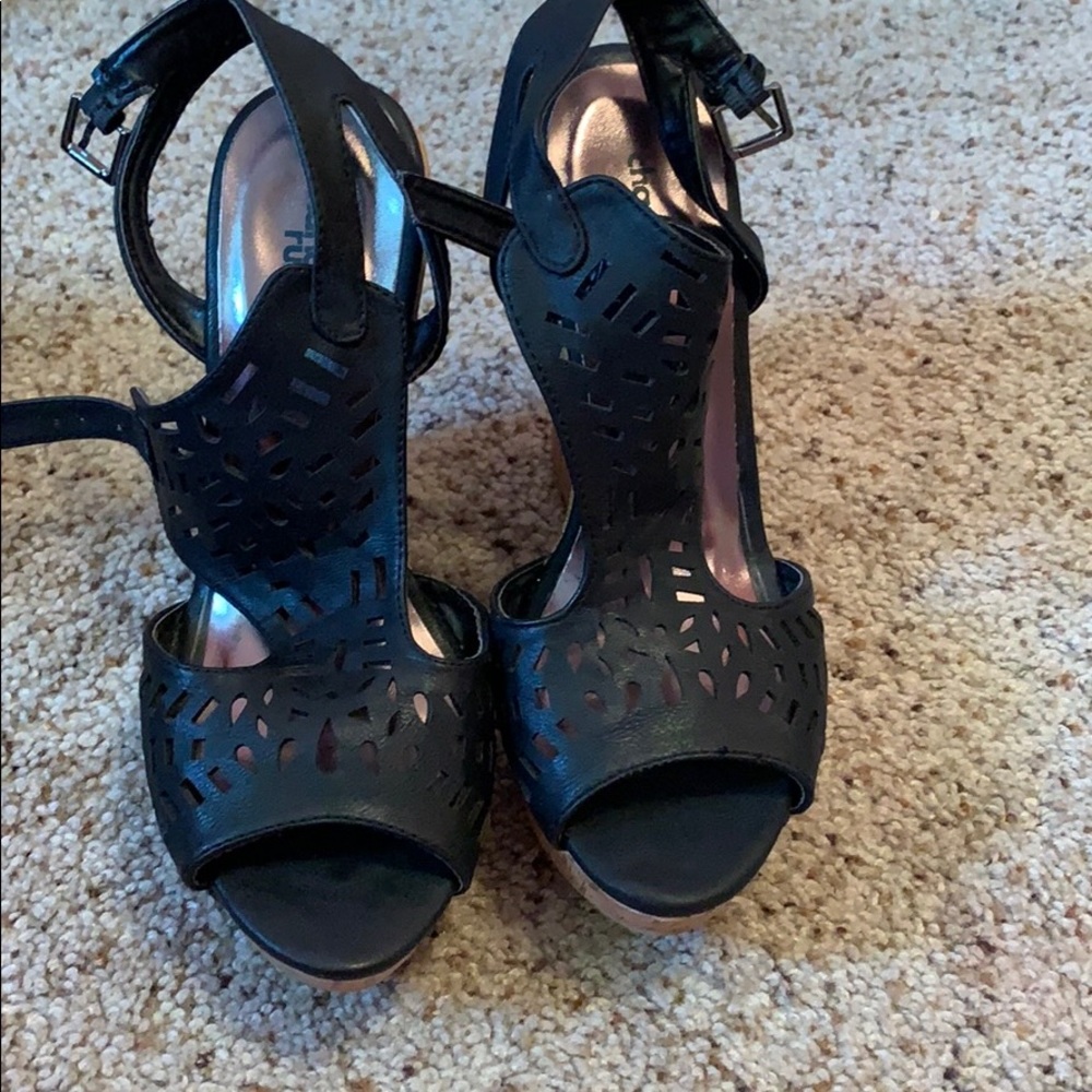 Black Wedges